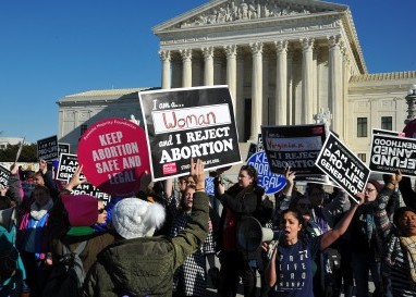 Sieg der religiösen Rechten mit der Aufhebung des Abtreibungsgesetzes in den USA – wie kam es dazu?