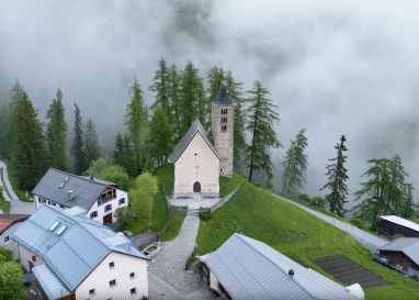 Die schönen Gotteshäuser und ihre Menschen von Martina bis Zernez in einer Videoserie: Tschlin