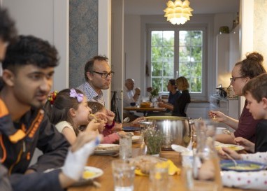 Im Stadtkloster Frieden in Bern leben Erwachsene und Kinder gemeinsam Alltag und Spiritualität