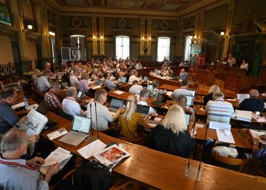 Die Synode der Evangelisch-reformierten Kirche Schweiz fordert eine diplomatische Offensive für Gaza