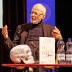 Niklaus Brantschen fordert mehr Schamanismus in der Kirche, denn dieser sei die Wurzel der Religion.
