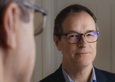 «Sich selbst zu sein, macht unglücklich», sagt der Theologe und anglikanische Bischof Graham Tomlin