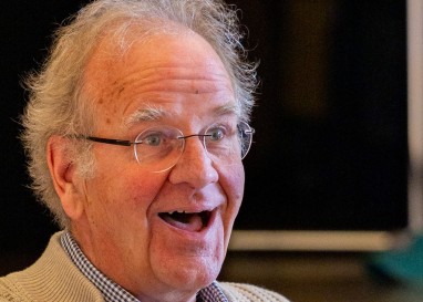 Der Chorleiter, der für Menschen mit und ohne Demenz Zeitreisen möglich macht