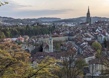 Ob Unternehmen im Kanton Bern auch künftig Kirchensteuern zahlen müssen, bleibt weiter offen
