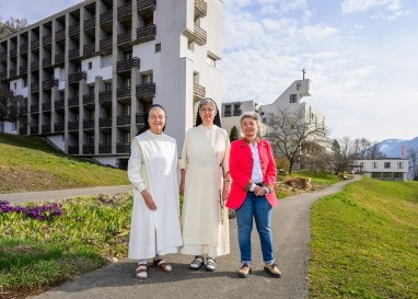 Graubündens grösstes Frauenkloster soll verkauft werden. Nun wird seine Zukunft verhandelt.