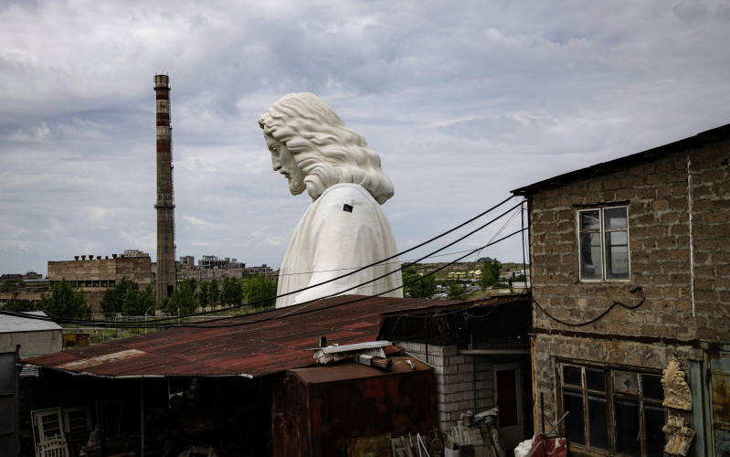 In Armenien lässt ein Oligarch die grösste Jesus-Figur der Welt bauen – gegen den Willen der Kirche