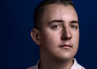 Wenn Männer sich den Spiegel vorhalten: der angehende Automatiker Jeremie Clerc